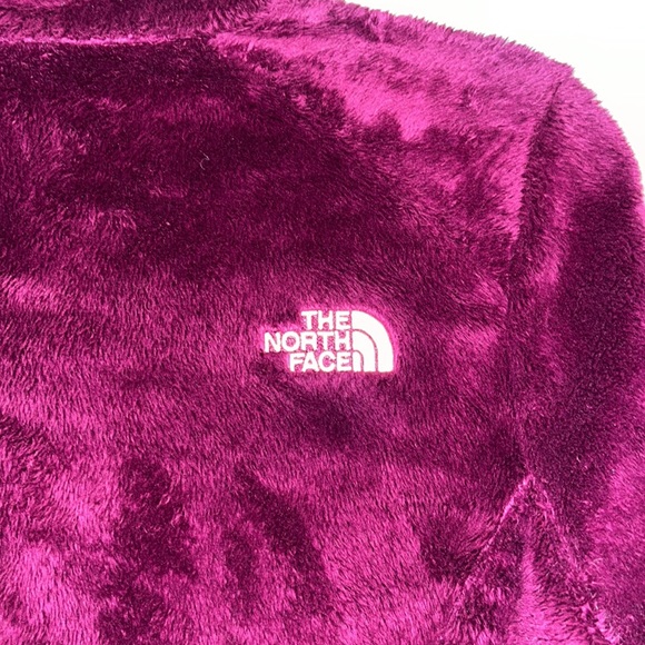 Northface Dark Fuchsia/Purple Osito Jacket. - Picture 6 of 10